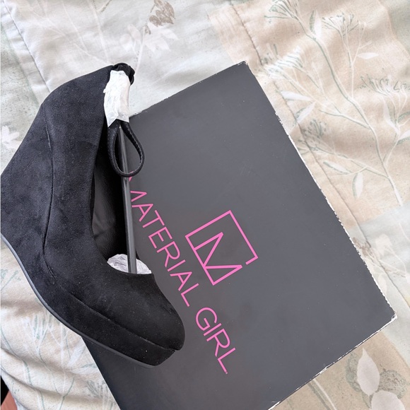 Material Girl Black Wedge Shoes - Picture 3 of 6